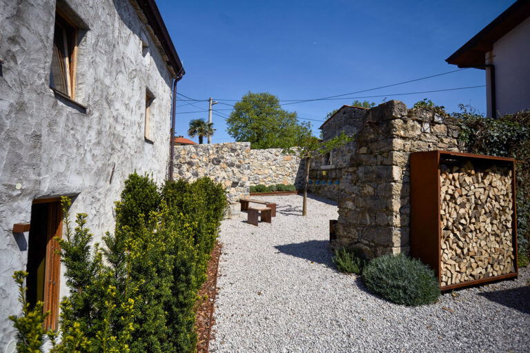 Vila Mravljevi In Vipava Valley Branik Holidayarchitecture