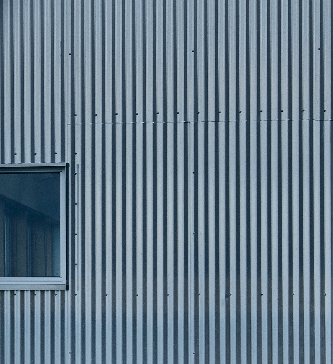 Detail: Corrugated metal 